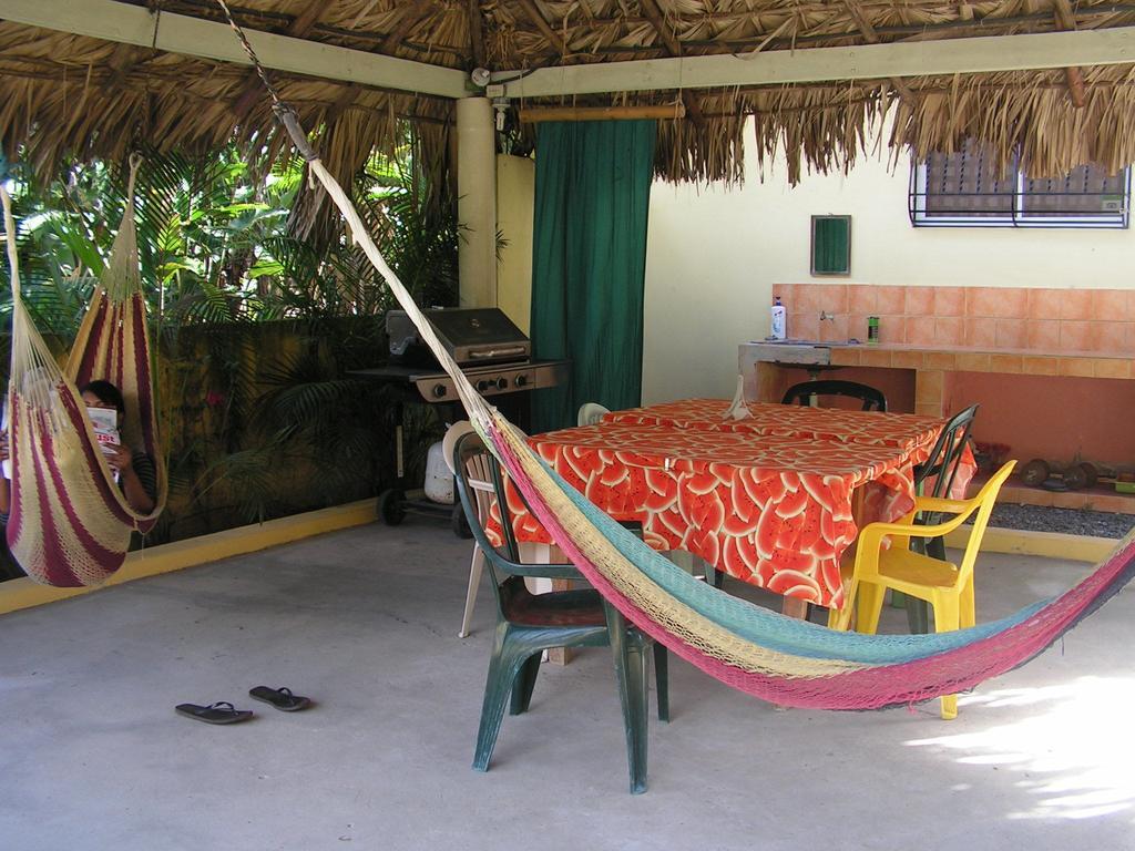 Conrado'S Guesthouse B&B Las Avispas 외부 사진